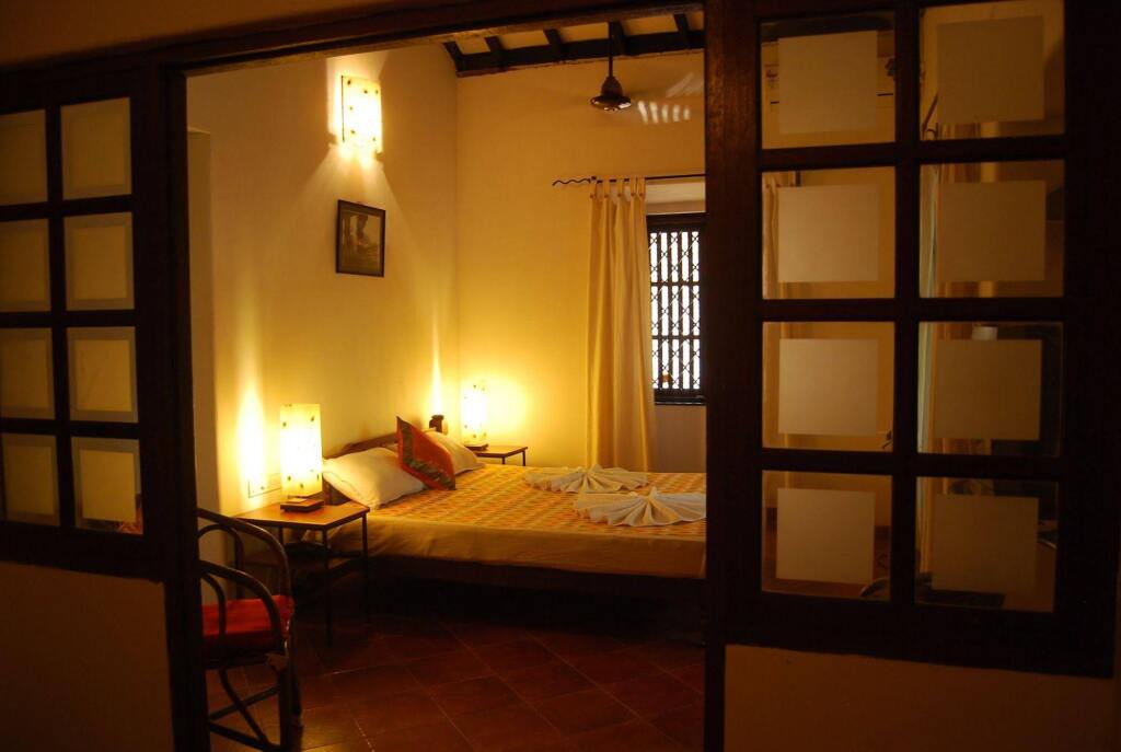Анджуна: Granpa's Inn Hotel Bougainvillea