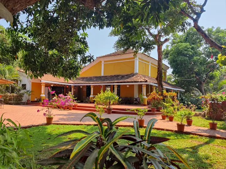 Анджуна: Granpa's Inn Hotel Bougainvillea