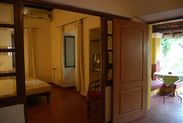 Анджуна: Granpa's Inn Hotel Bougainvillea