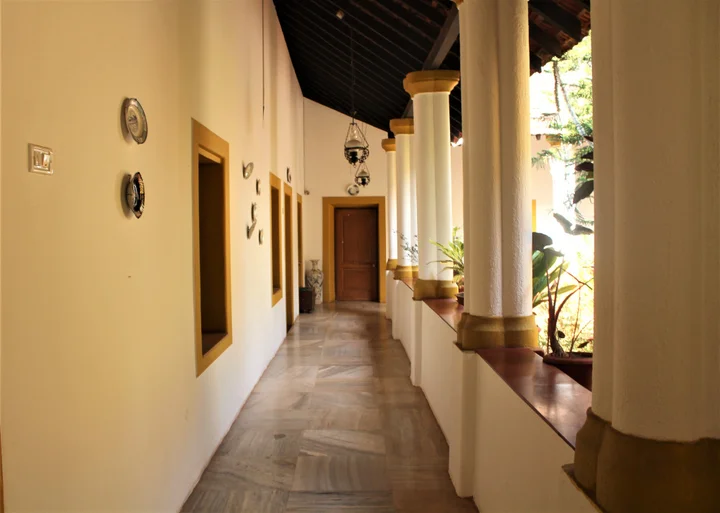 Анджуна: Granpa's Inn Hotel Bougainvillea