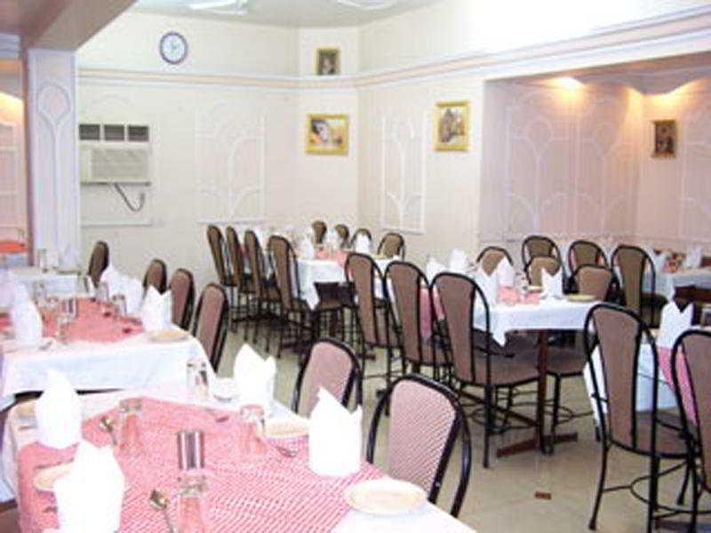 Ахмедабад: Hotel Kanak