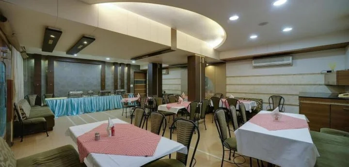 Ахмедабад: Hotel Kanak