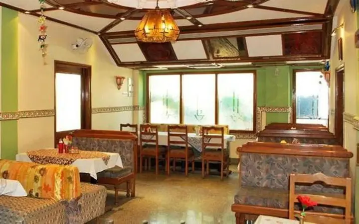 Джайпур: Hotel Bani Park Palace
