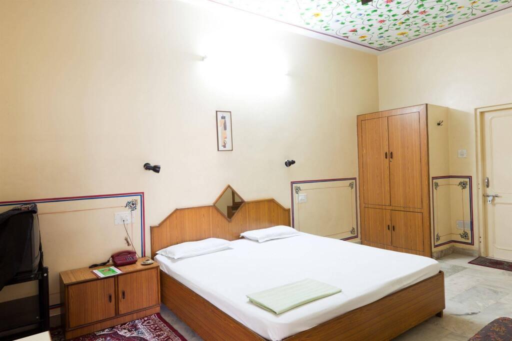 Джайпур: Hotel Bani Park Palace