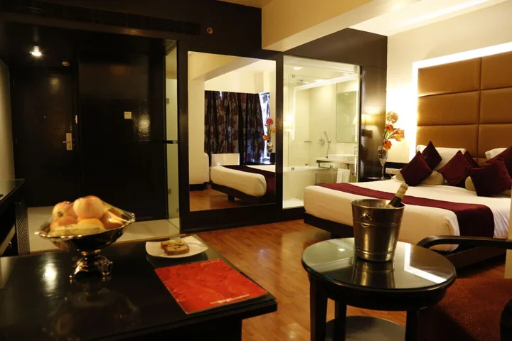 Нави-Мумбай: Hotel Yogi Midtown