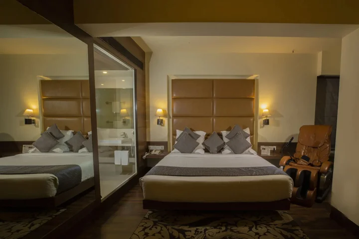 Нави-Мумбай: Hotel Yogi Midtown