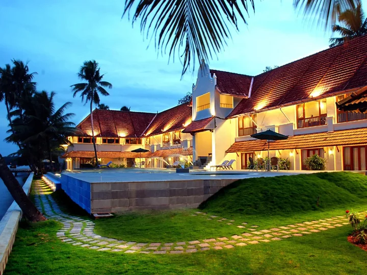 Мухамма: Lemon Tree Vembanad Lake Resort, Kerala