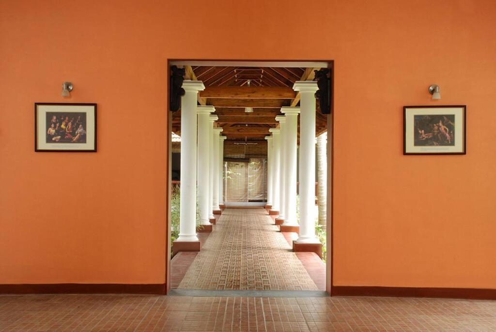 Мухамма: Lemon Tree Vembanad Lake Resort, Kerala