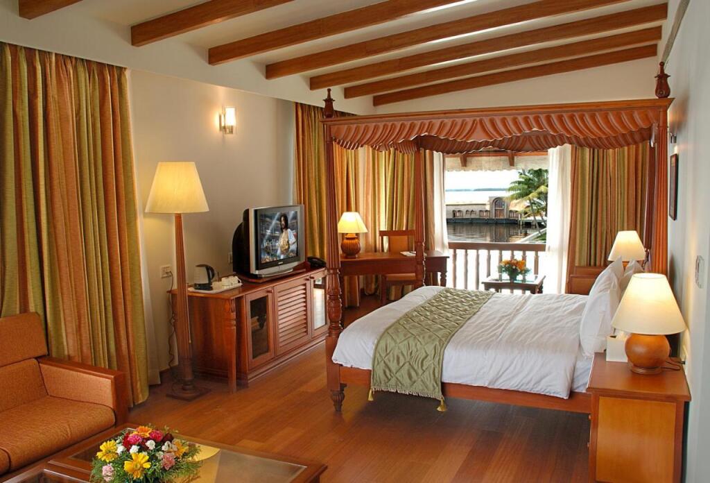 Мухамма: Lemon Tree Vembanad Lake Resort, Kerala