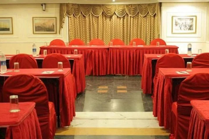 Бхубанешвар: Hotel Swosti Premium