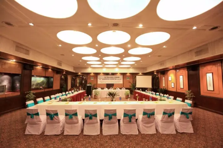 Бхубанешвар: Hotel Swosti Premium