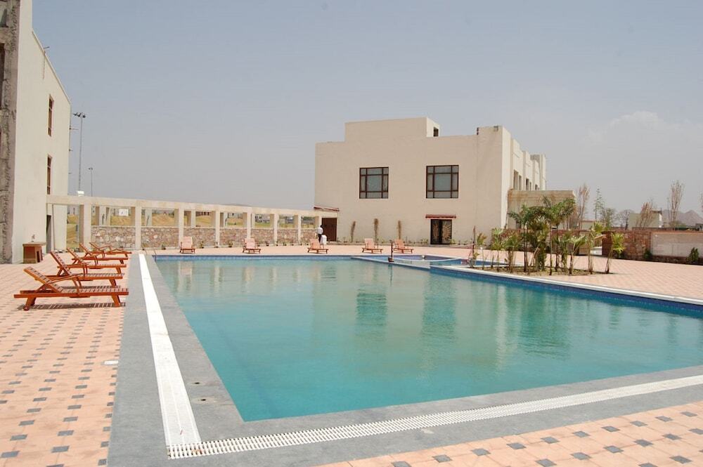 Джайпур: Cambay Resort Jamdoli