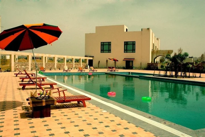 Джайпур: Cambay Resort Jamdoli