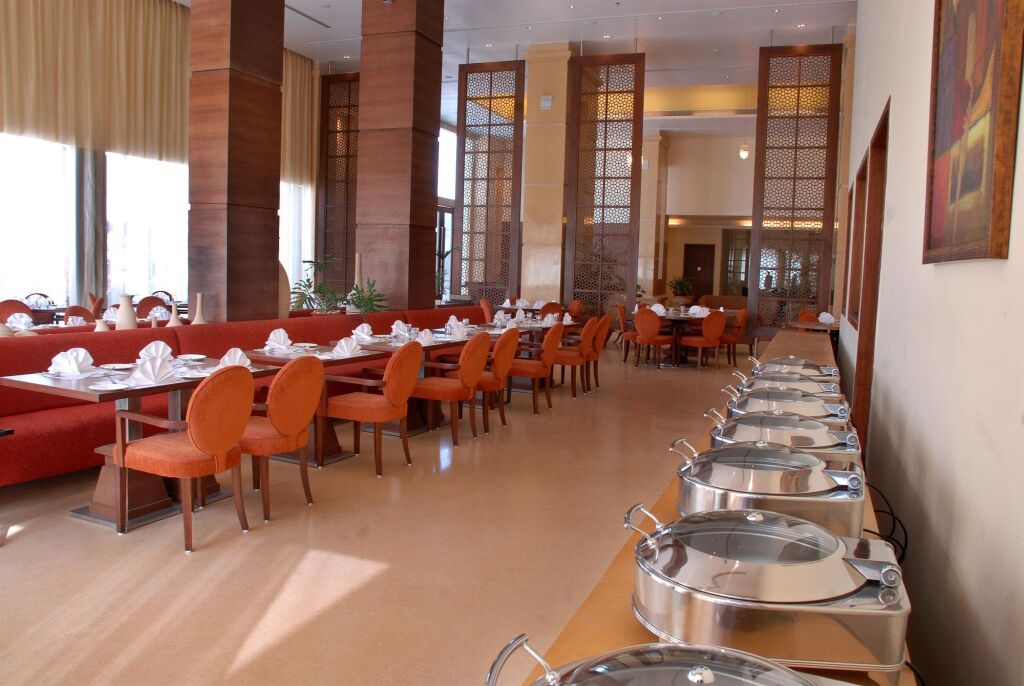 Кукас: Cambay Grand