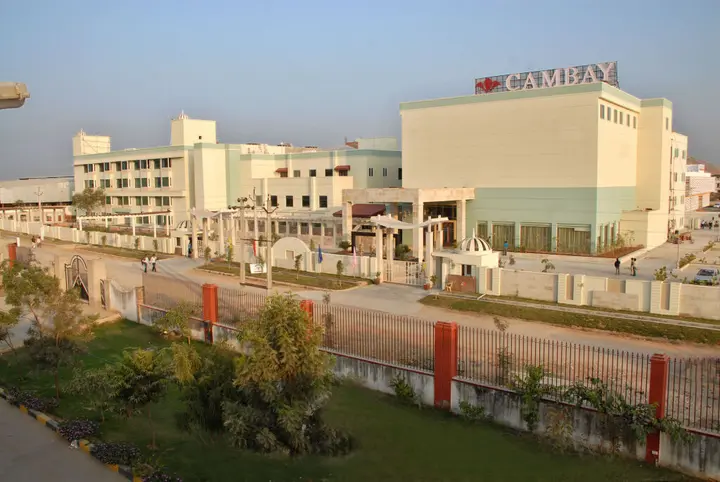 Кукас: Cambay Grand