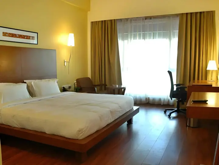 Кукас: Cambay Grand