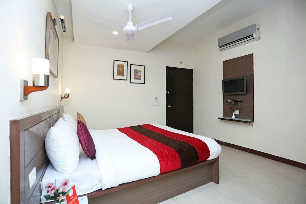 Агра: OYO 11577 Hotel Crystal Retreat