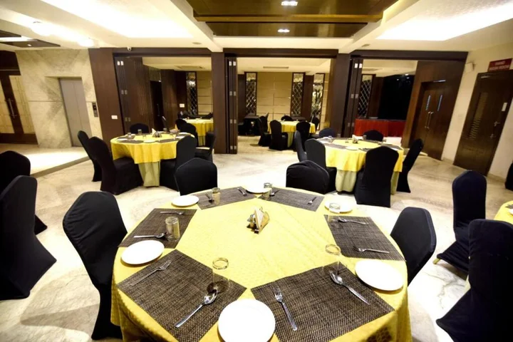 Агра: Crystal Inn