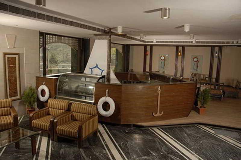 Манали: The River Crescent Resort