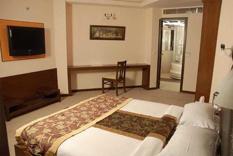 Манали: The River Crescent Resort