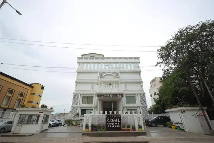 Агра: Surasena Regal Vista Agra