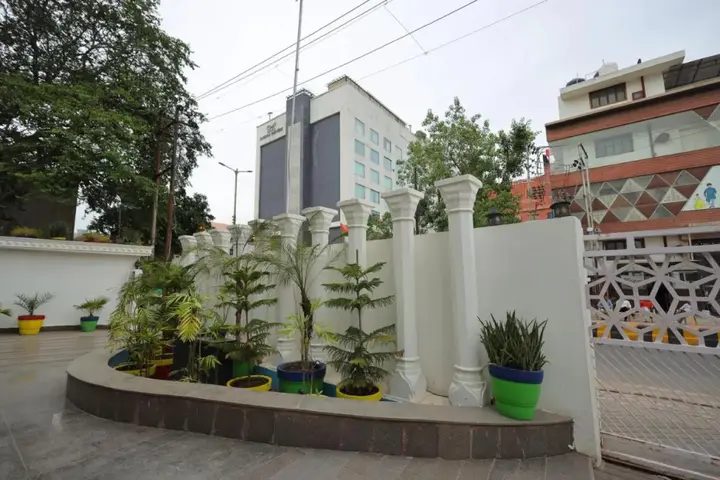 Агра: Surasena Regal Vista Agra