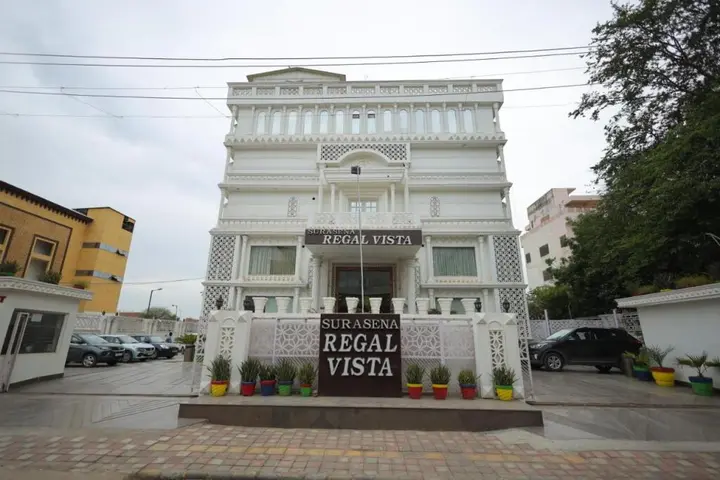Агра: Surasena Regal Vista Agra