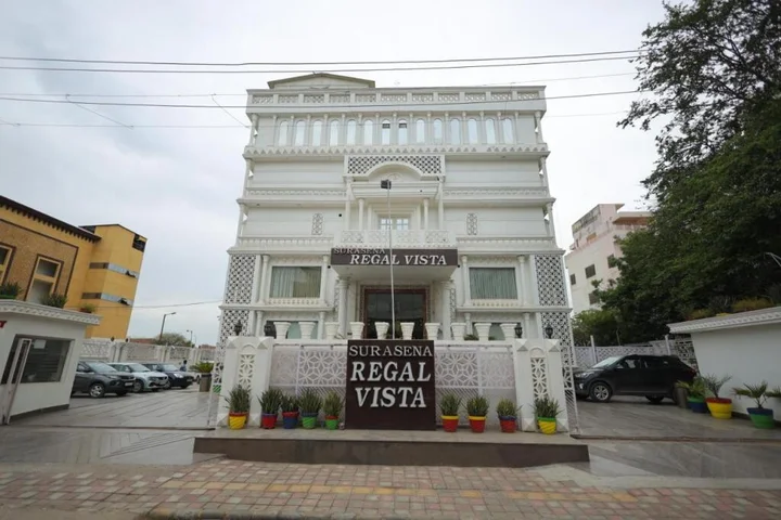 Агра: Surasena Regal Vista Agra