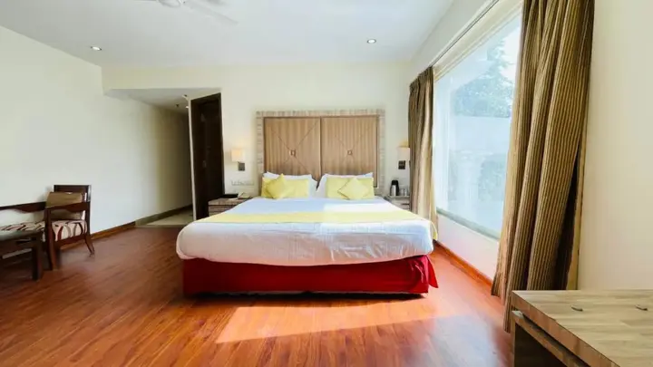 Агра: Surasena Regal Vista Agra