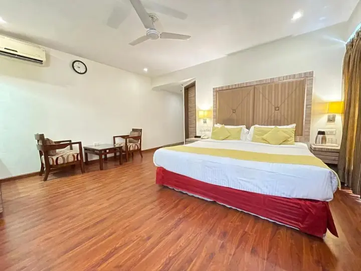 Агра: Surasena Regal Vista Agra