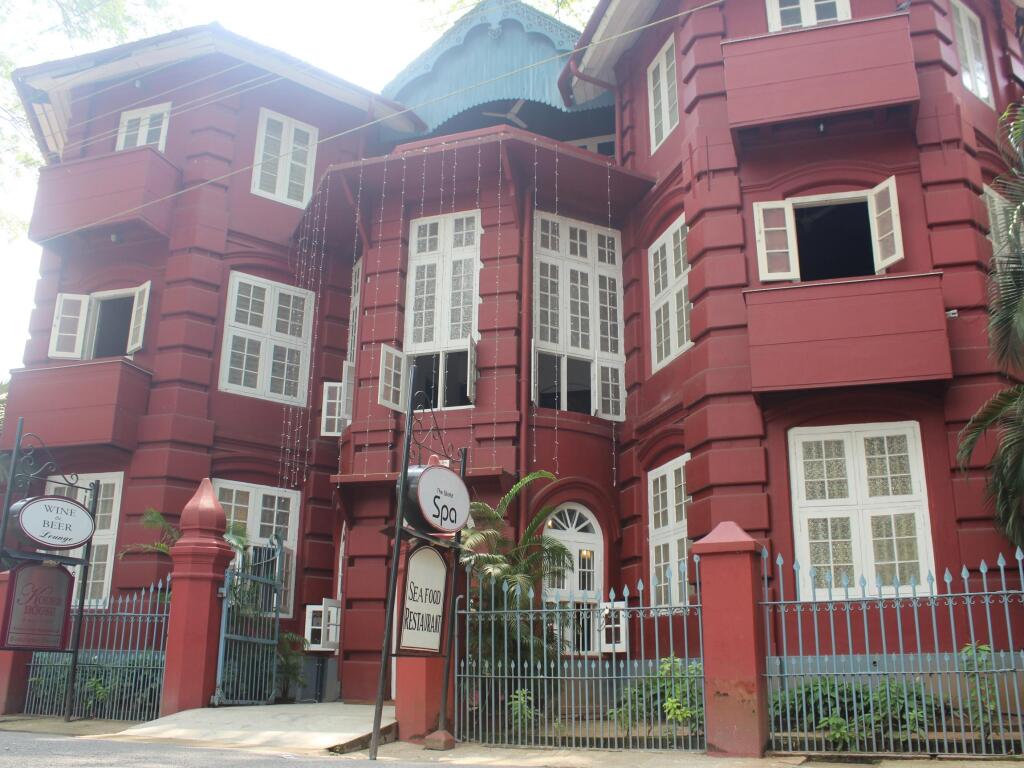 Коччи: Koder house