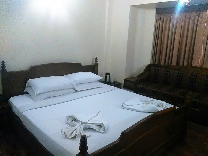 Коччи: The Woods Manor MG Road