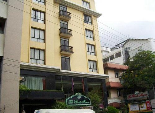 Коччи: The Woods Manor MG Road