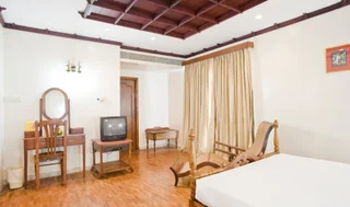 Коччи: The Woods Manor MG Road
