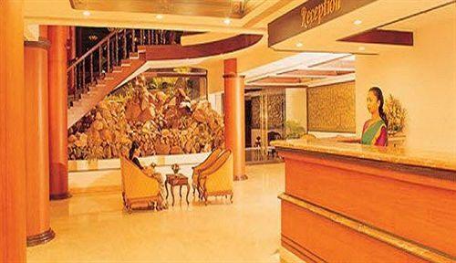 Коччи: The Woods Manor MG Road