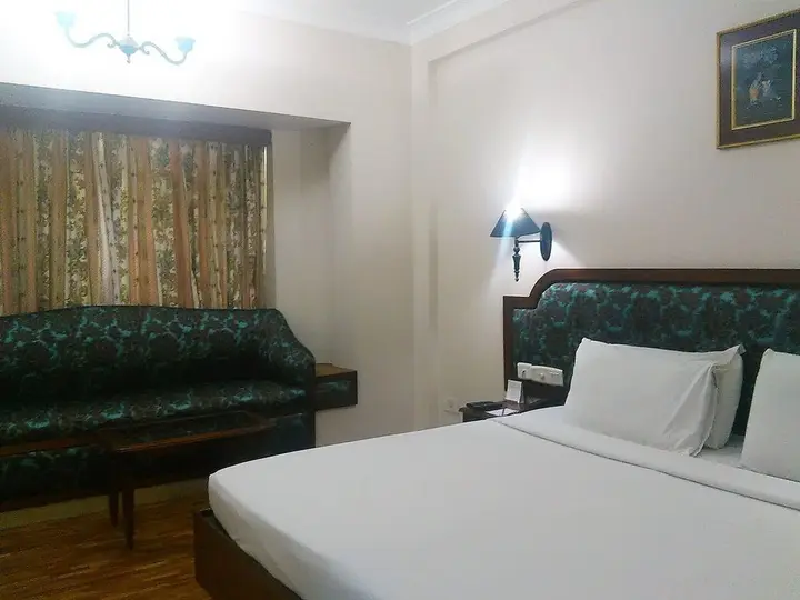 Коччи: The Woods Manor MG Road