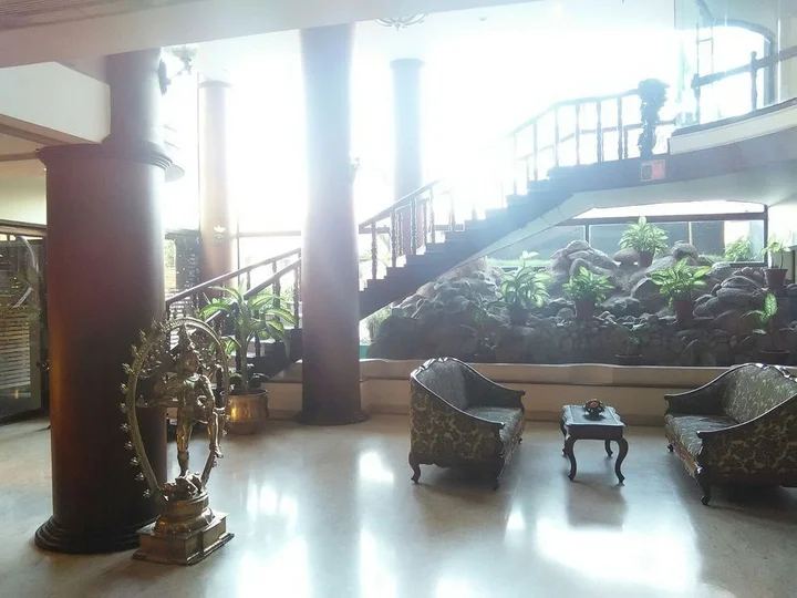 Коччи: The Woods Manor MG Road