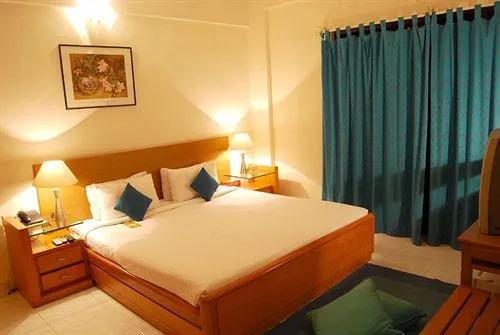 Бангалор: Sterling Suites - Langford Town