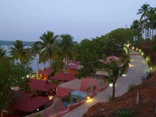 Коллам: Cambay Palm Lagoon
