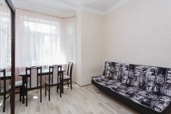 Апартаменты в немецком доме с высокими потолками — фото 3