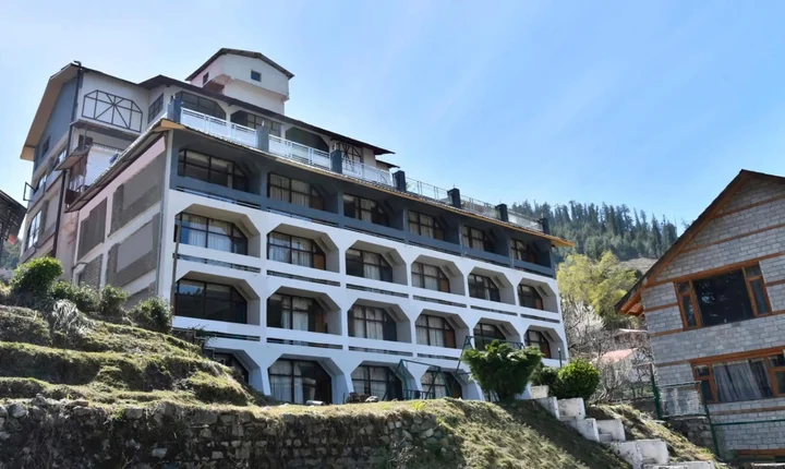 Манали: Hotel Snowcrests Manor