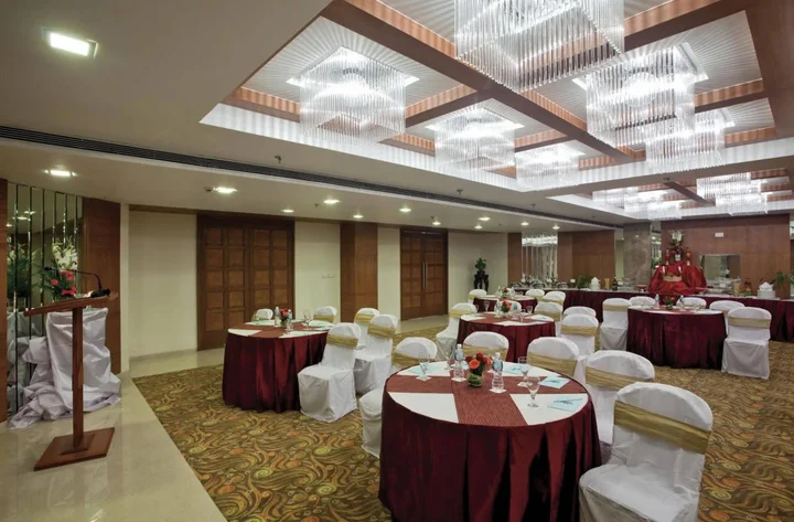 Ахмедабад: BloomSuites Ahmedabad