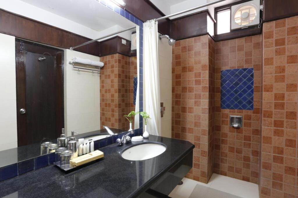 Наинитал: The Riverview Retreat, Corbett