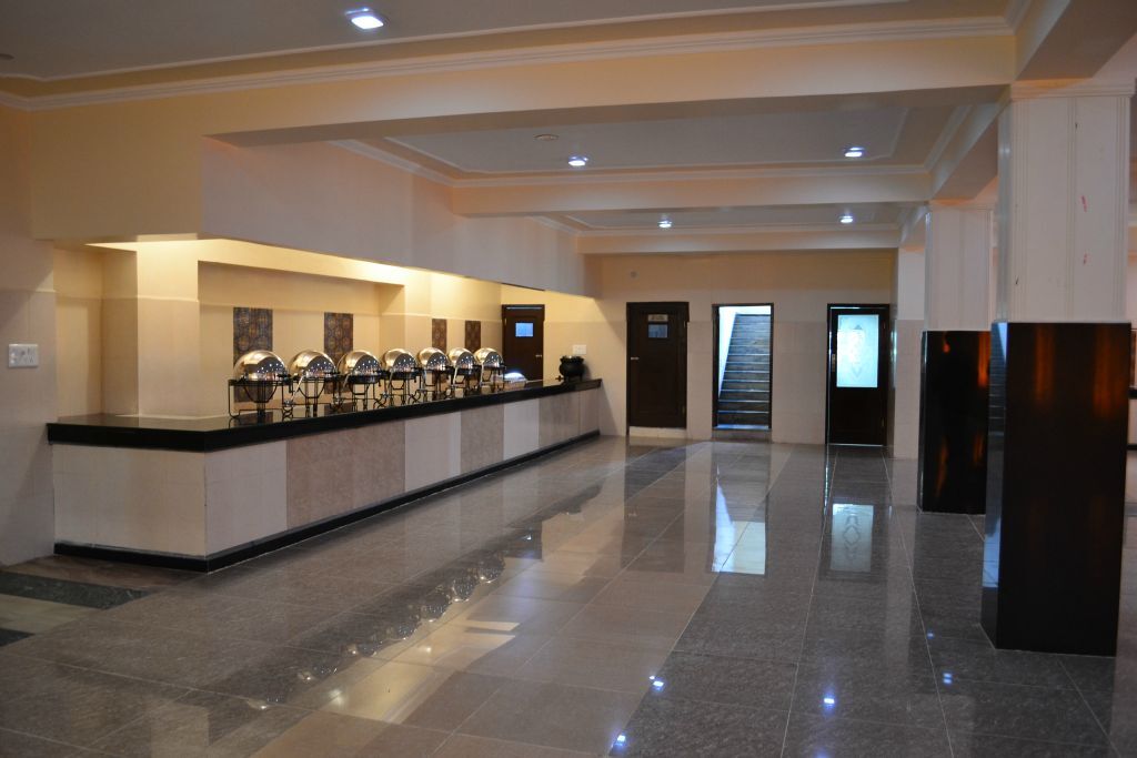 Катра: Hotel Singh Axis