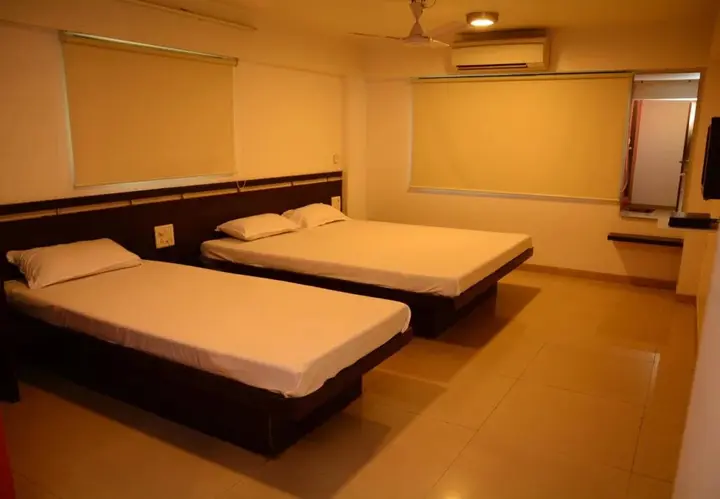 Нашик: Hotel Palms Residency