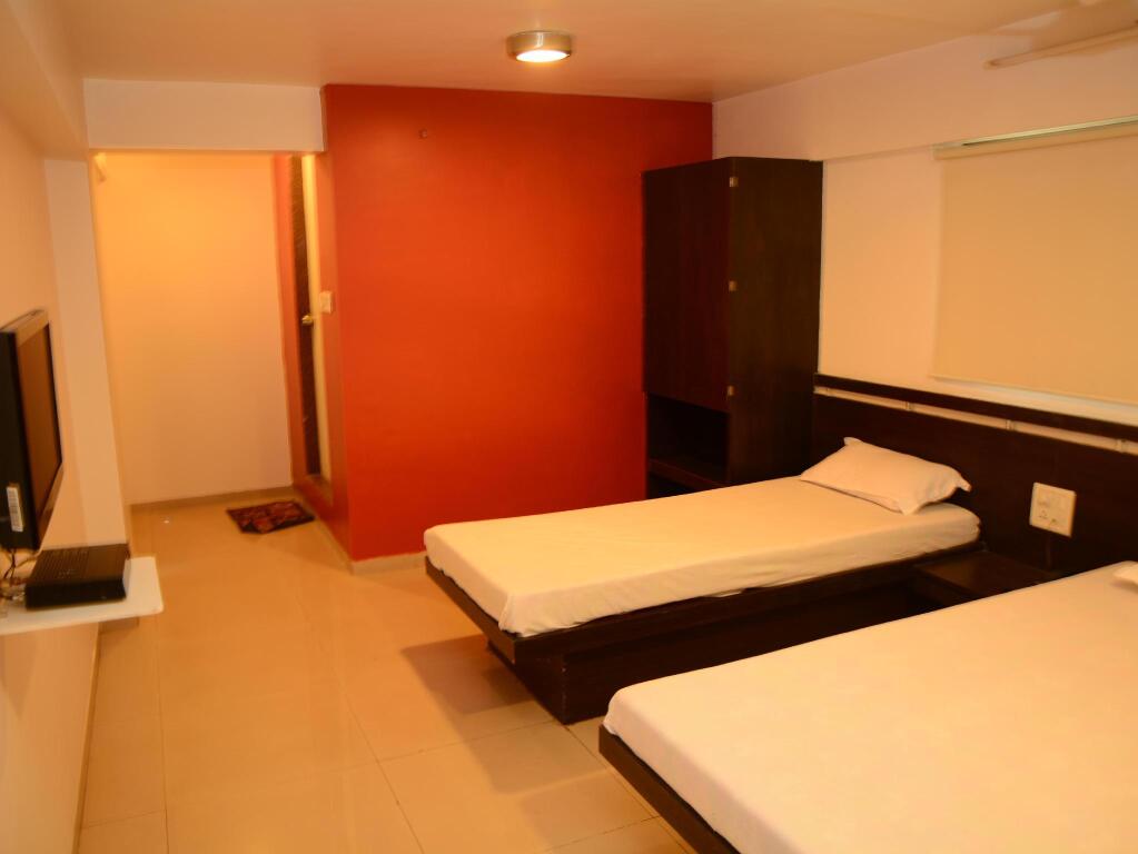 Нашик: Hotel Palms Residency