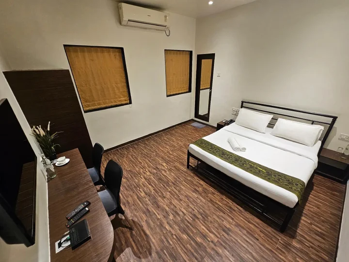 Мумбаи: Hotel Kumkum