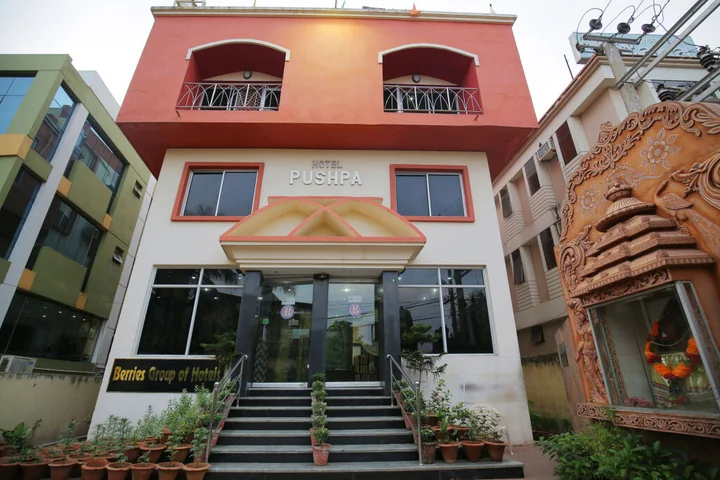 Пури: Hotel Pushpa - Berries Group of Hotels
