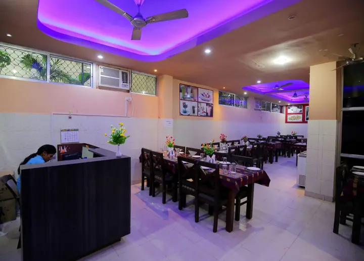 Пури: Hotel Pushpa - Berries Group of Hotels