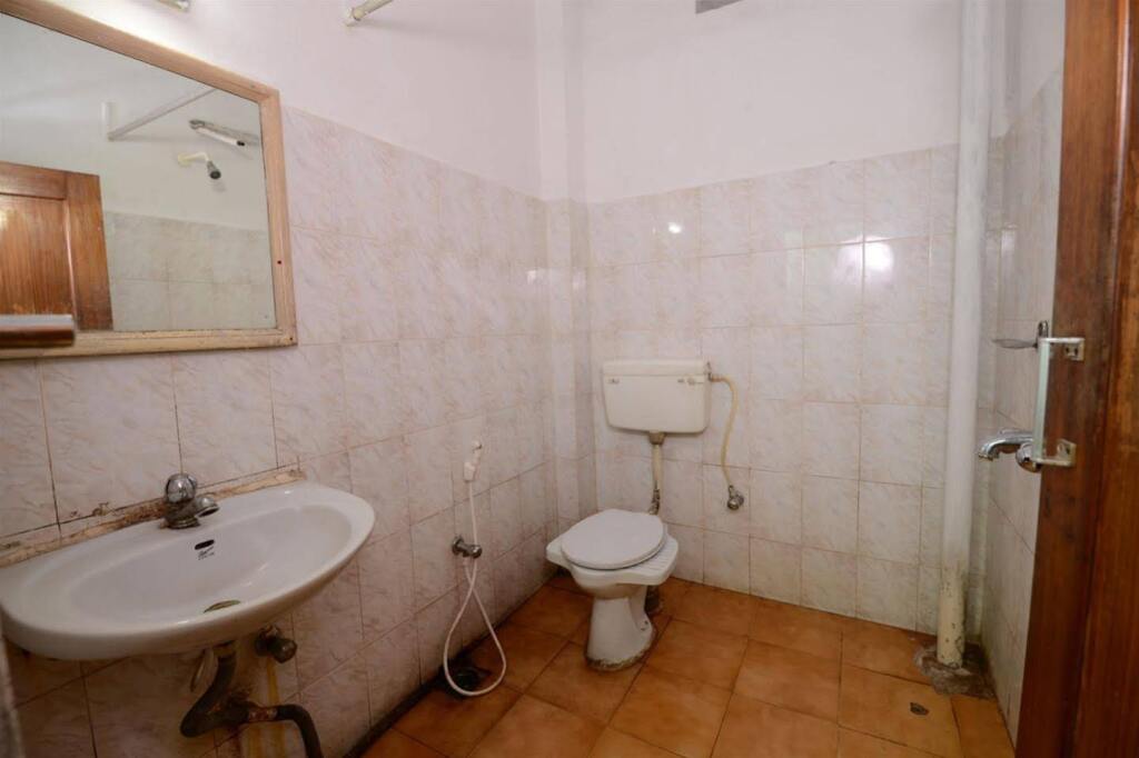 Бхубанешвар: Hotel Janpath